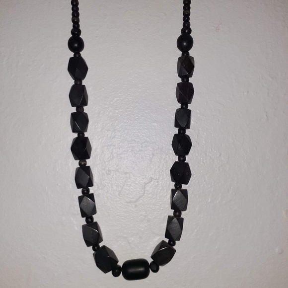 Set of three wooden and plastic beaded necklaces - Picture 2 of 3